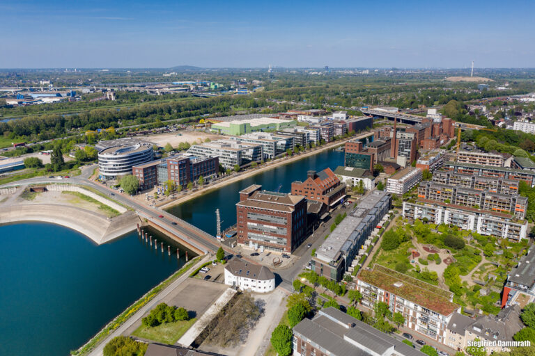 Unternehmen am Innenhafen in Duisburg.