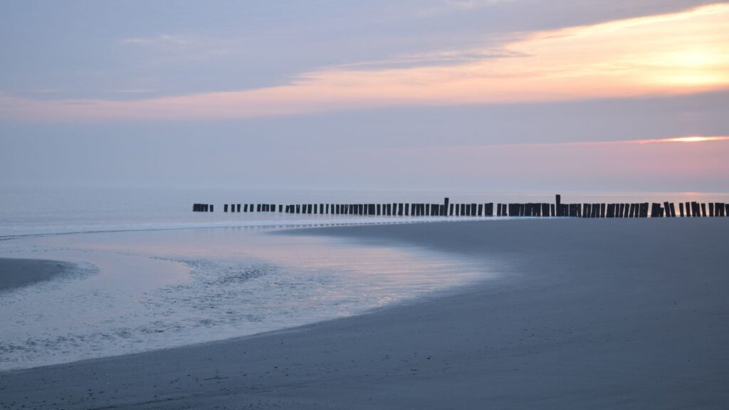 Morgentliches Meer und Horizont auf Wangerooge